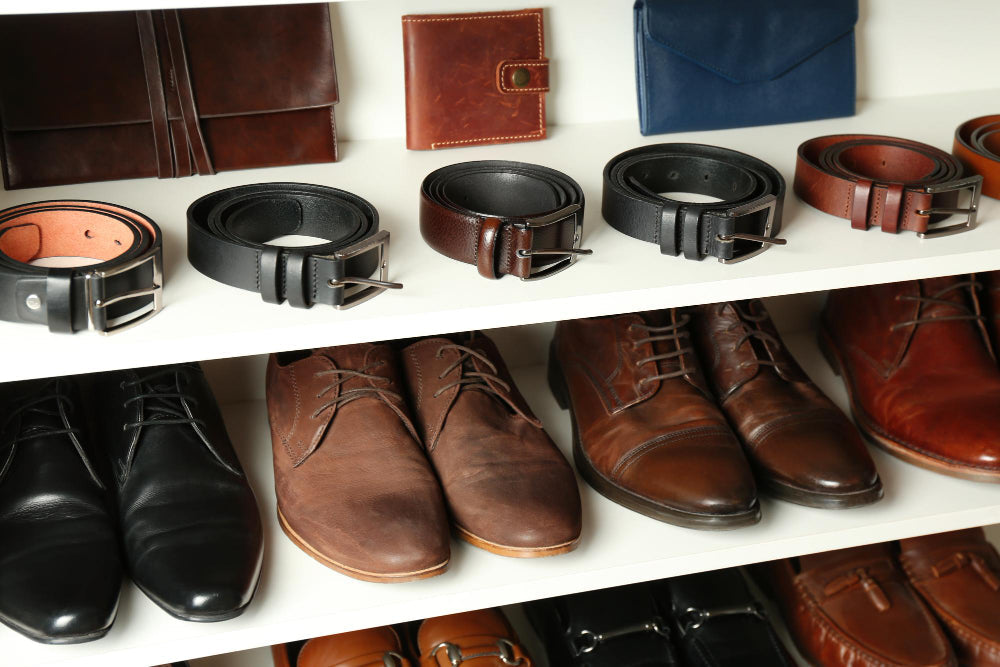 Accesorii din piele care completează orice garderobă cu bun gust